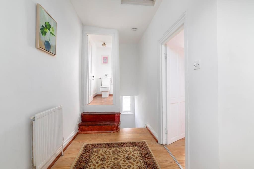 Modern 3-bedroom Haven In Vibrant Brixton