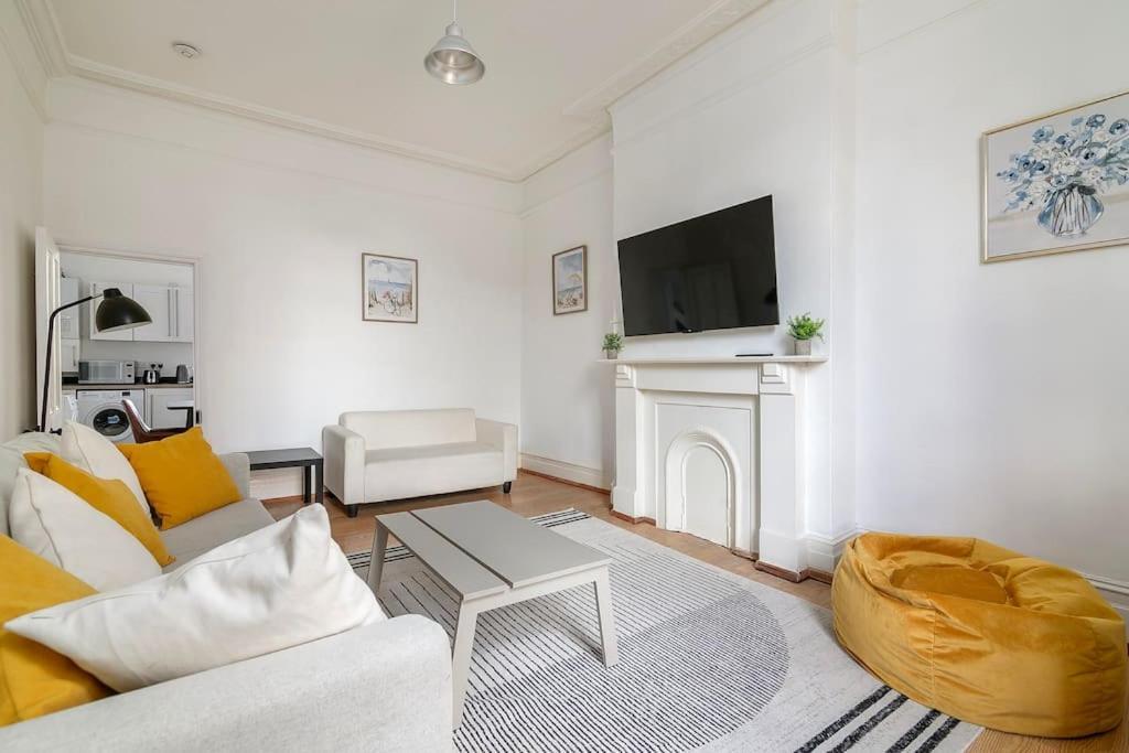 Modern 3-bedroom Haven In Vibrant Brixton Appartamento *