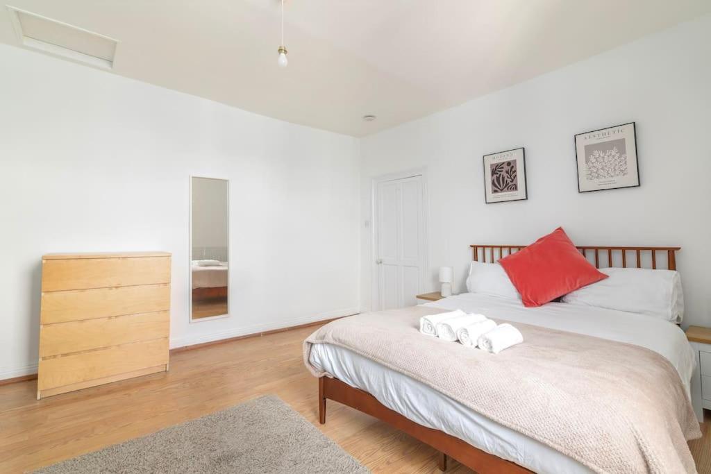 Modern 3-bedroom Haven In Vibrant Brixton * Londra