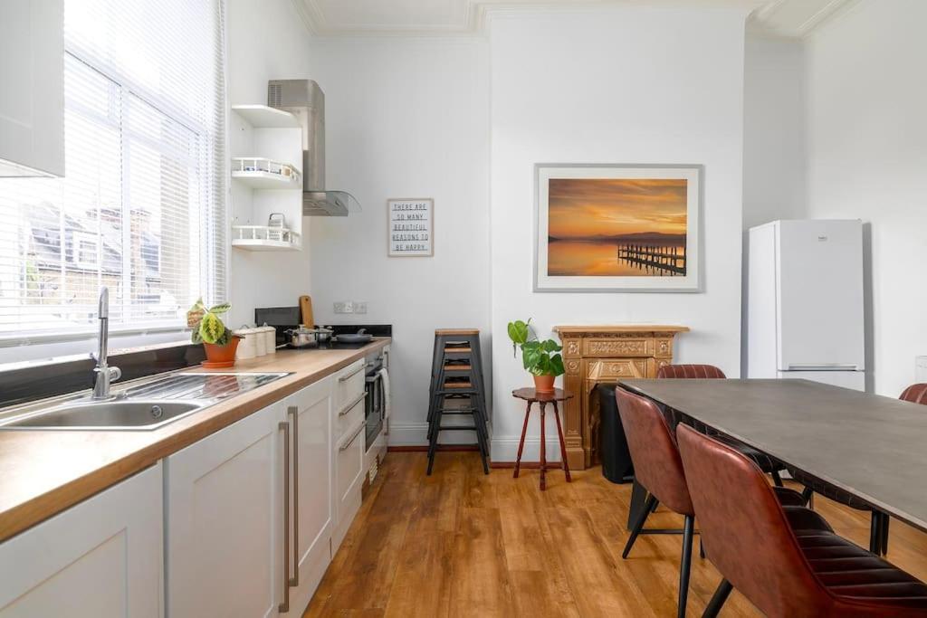 Modern 3-bedroom Haven In Vibrant Brixton Appartamento *